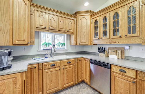 Westlake Corner House | Fish, Boat & Hike: Lakefront Home w/Game Room!