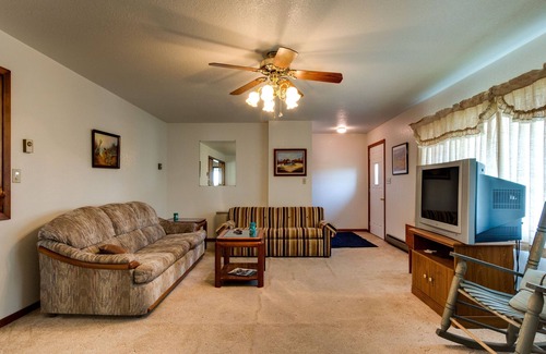 Devils Lake House | Fish Camp Lodging