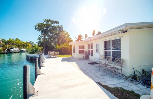 Bay Point House | Fish Camp | Old Florida canalfront getaway close to Key West