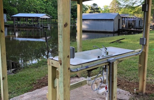 Milam House | Fish Camp on Shamrock Cove (Toledo Bend) Milam, TX