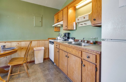 Mountain View Cabin | Fish, Hike & Unwind: Getaway in Mountain View!
