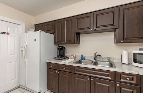 Tarpon Springs Apartment | Fish in Lake Tarpon or the Gulf of America!