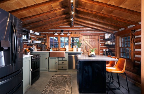 Grand Lake Cabin | Fish In Your Own Private Pond, Soak In Our Hot Tub, and Relax in Luxury