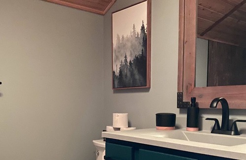 Siren House | Fish Lake Retreat! Leave the cities behind and relax at the lake.