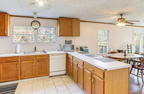 Prosperity House | Fish On-Site: Lake Murray Family Home