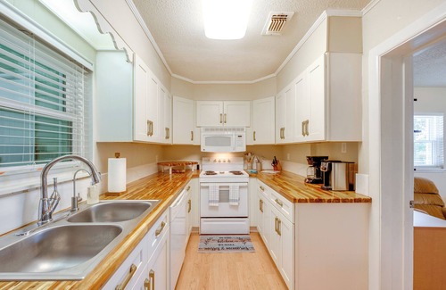 Magnolia Bluffs House | Fish, Relax & Repeat: Home w/Yard in Eastpoint!