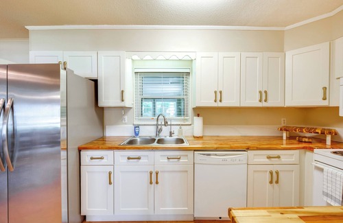 Magnolia Bluffs House | Fish, Relax & Repeat: Home w/Yard in Eastpoint!