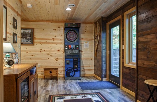 Hayward House | Fish The Famous Chippewa Flowage - Pontoon Rentals Available!