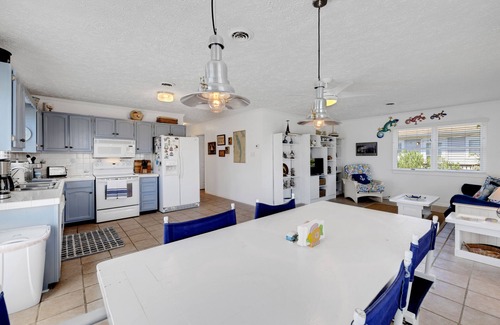Nags Head Cottage | Fish Wish Cottage (MP 10): Centrally Located to Everything OBX!