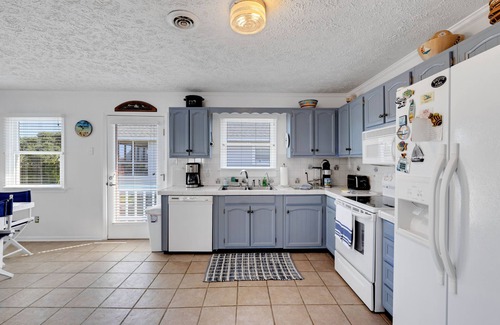 Nags Head Cottage | Fish Wish Cottage (MP 10): Centrally Located to Everything OBX!