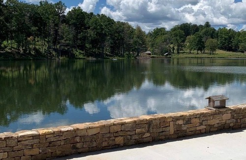 Helen Ski Chalet | Fisherman paradise on private lake 5 minutes from Helen
