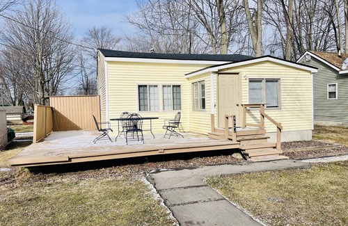 Algonac Cottage | Fisherman's Cottage with lake access and dock private parking