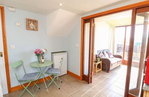 Ventnor Cottage | FISHERMAN'S COTTAGE, pet friendly, with a garden in Ventnor