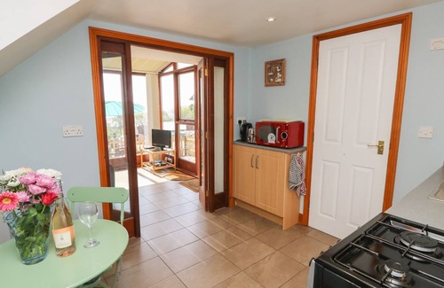 Ventnor Cottage | FISHERMAN'S COTTAGE, pet friendly, with a garden in Ventnor