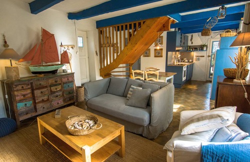 Crozon House | Fisherman's cottage with patio and enclosed garden , Free Wifi