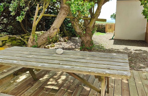 Plozevet House | Fisherman's House direct access to the sea from the garden