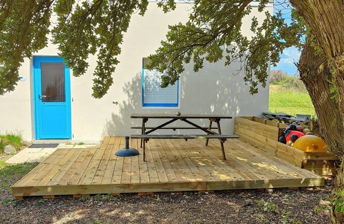 Plozevet House | Fisherman's House direct access to the sea from the garden