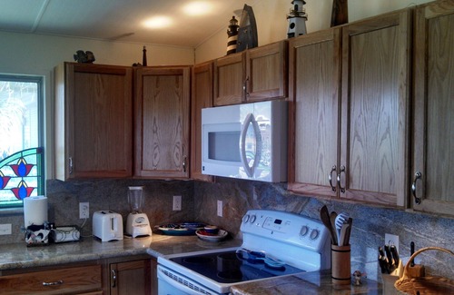 Galveston Cottage | Fisherman's Paradise-Closest Canal Rental to Bait,Gas,Restaurant& Bar by Boat