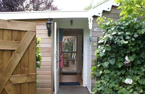Vinkeveen Ski Chalet | Fishermans'Home on waterside