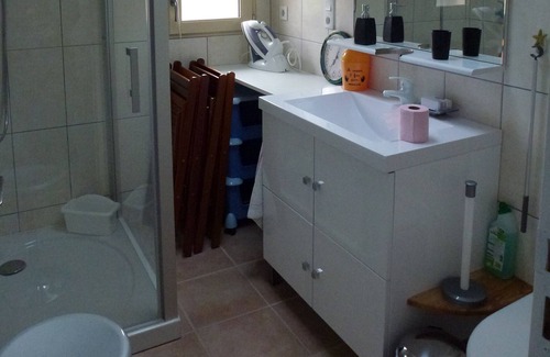 Lezardrieux House | fishermen's house + enclosed terrace, 2 pers, sea, beach, GR34.