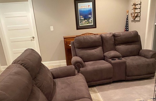 Chapin House | Fishermen. Welcome Fully furnished basement !!