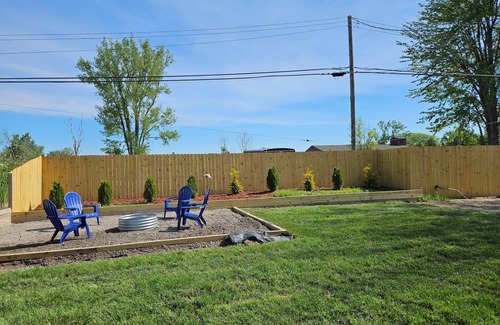 Pearl Beach House | Fishermen will love this spacious building! Plenty of parking for their toy's!