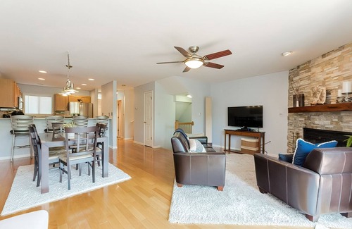 The Woods House | Fishhook Cluster on the Lake Townhome, 3 Decks to Enjoy Nature and Lake Views