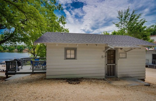 Lake Ozark Cabin | Fishing Cabin #5 2 queen beds and 1 bath dock