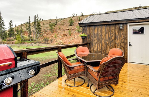 Dubois Cabin | Fishing & Views: 'River Paradise' in Dubois!