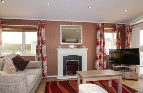 Newquay Cottage | FISTRAL 13, pet friendly, country holiday cottage in Crantock