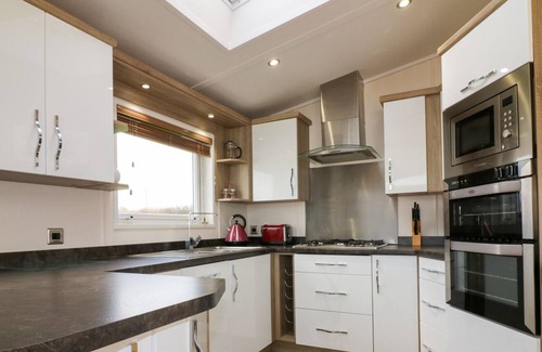 Newquay Cottage | FISTRAL 13, pet friendly, country holiday cottage in Crantock