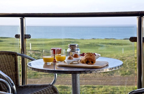 Newquay Apartment | Fistral View at Bredon Court