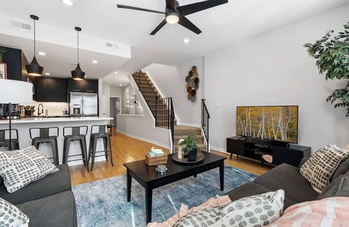 Southwest Center City Apartment | Fitler Square GEM - 3 Bedrooms!