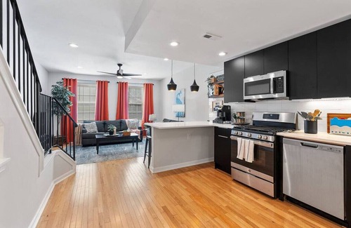 Southwest Center City Apartment | Fitler Square GEM - 3 Bedrooms!