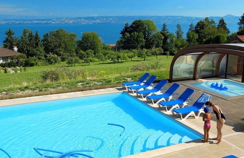 Evian-les-Bains Apartment | Fitness, swimming pool, terrace, parking, tv, 50-53m², Thollon les Mémises