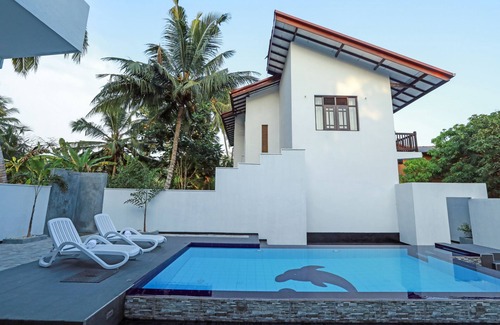 Habaraduwa Villa | FIVE BEDROOM DELUXE VILLA WITH PRIVATE SWIMMING POOL