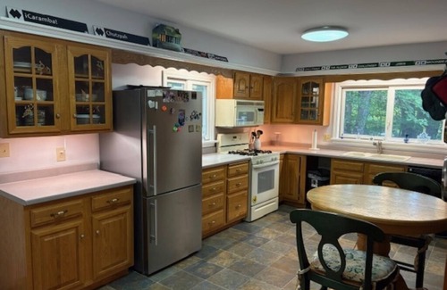West Dover House | Five bedroom ski house .7 miles from Mount Snow, West Dover, VT. Hot tub.