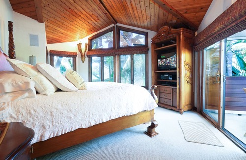 Leucadia House | Five Bedroom, Ultra Luxury Home, 4 Blocks to Beach, Two Large Master Suites