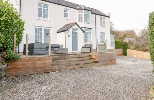 Acrefair House | FIVE COUNTIES VIEW, pet friendly, luxury holiday cottage in Trevor