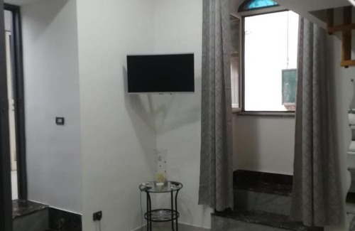 Naples City Centre House | Five house