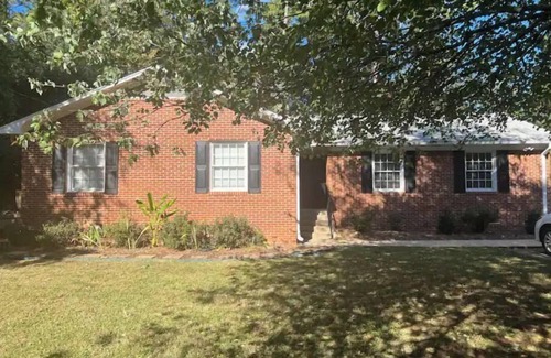 Athens Condo | Five Points neighbor. Located 1.4 from UGA stadium.