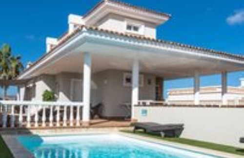 Corralejo Villa | Five Star Beach Villa - "Villa Sueno" (Dream Villa)