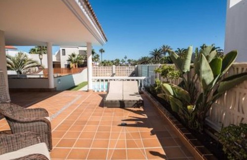 Corralejo Villa | Five Star Beach Villa - "Villa Sueno" (Dream Villa)