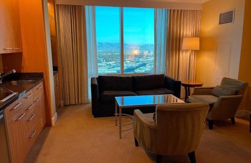 Las Vegas House | Five Star Trump Hotel No Resort And Cleaning Fees