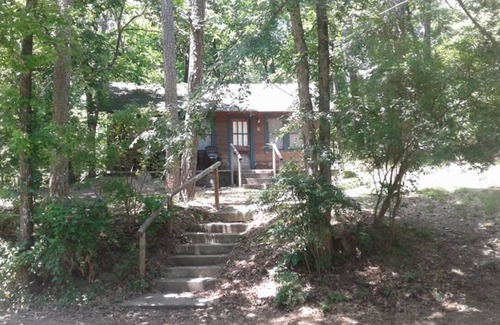 Hot Springs Cabin | FIVE POINTS~LAKE HAMILTON: Cabin#6 ~ 2BR w/Queen Beds, Futon in LR, Full Kitchen, Breakfast "Fixins" Provided, Great Lake View