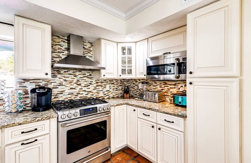 Harbor Village House | FL Luxury! 4BR/2.5BA/Kng Ste,Htd Amazing Pool,Tiki Hut & Fire Pit -Walk to Beach