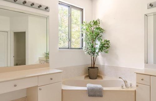 Tamiami House | FL1 House NEW Miami Oasis Game Room & Firepit