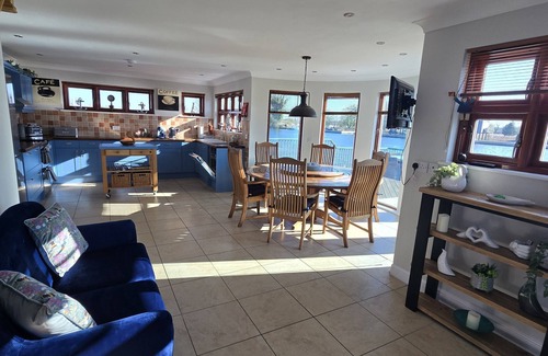 Brundall Cottage | Flag House | Unique homes | Norfolk Broads