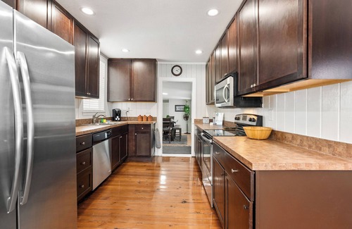 Downtown Historic District Cottage | Flagler Cottage: In Historic Downtown : Includes off-street parking for 2 Cars.