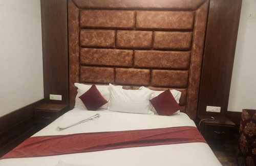 Srinagar Hotel | Flagship Hotel Royal Park